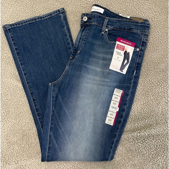 Signature by Levi Strauss Denim - Brand new Signature Levi Strass mid rise boot cut size 18 nice stretch very cute